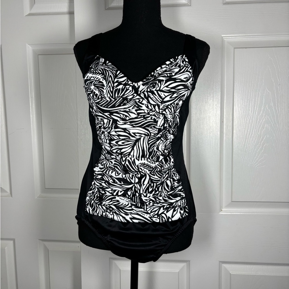 Croft & Barrow Black and White Bathing suit